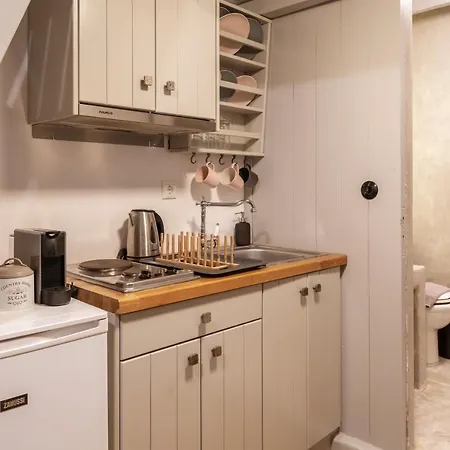 Apartament Aletro *